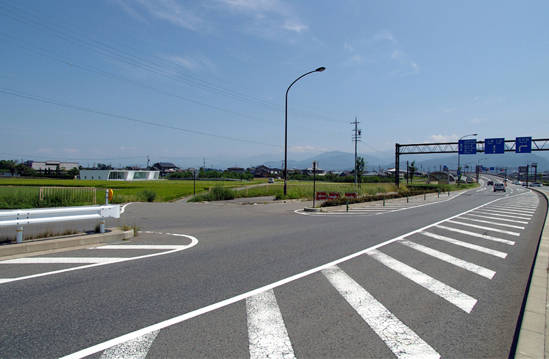 南長野歯科医院 周辺道路の様子1